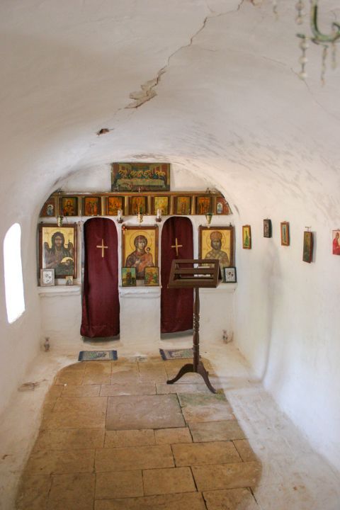 Agios Ioannis Antzoussis: Although no Holy Masses are celebrated there, except in few occasions, the church of Agios Ioannis Antzoussis is frequently open for visitors.