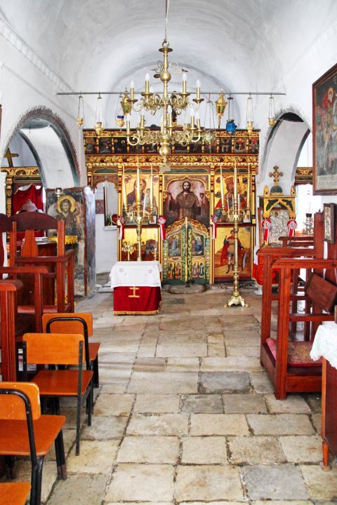 Agios Georgios Valsamitis: Inside the church of Agios Georgios