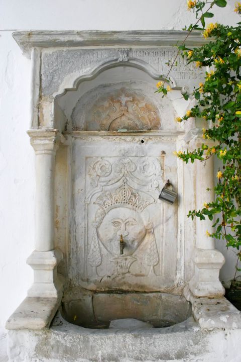 Panagia Tourliani: A small fount in the monastery's yard