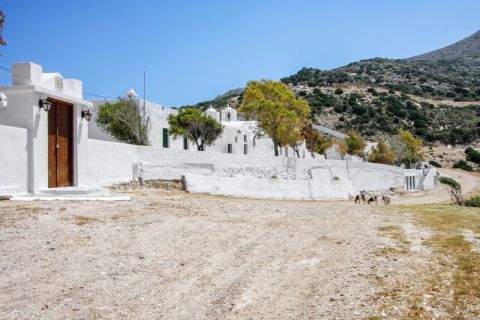 Agios Ioannis Siderianos Monastery: Outside the Monastery