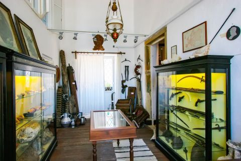 Folklore Museum: As for the most recent centuries, the museum hosts interesting exhibits, such as weaponry from the Venetian times