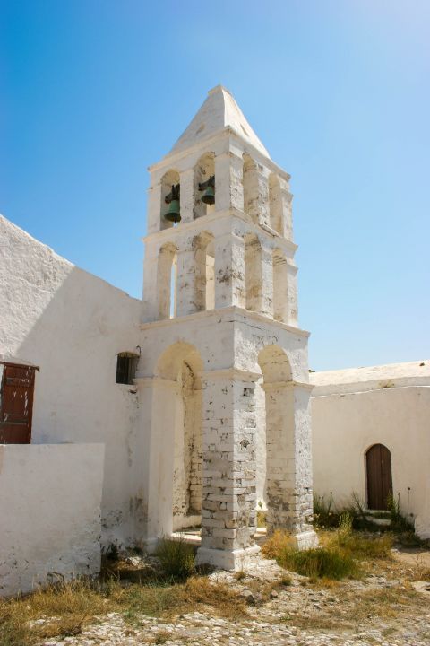 Chora Castle: The miracle-working icon of Myrtidiotissa was kept in the church for almost two centuries, to protect the city from the pirate's invasions.