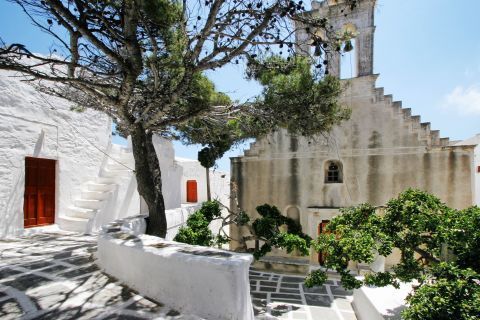 Monastery of Taxiarches: The Monastery of Taxiarches in Serifos