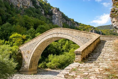 Vikos Gorge: The traditional stone bridges are the trademark of the area.