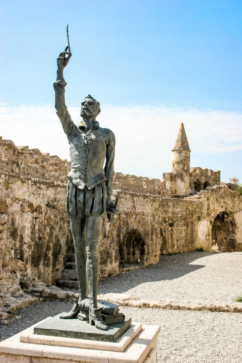 Cervantes Statue: The statue of Cervantes at the port of Nafpaktos.