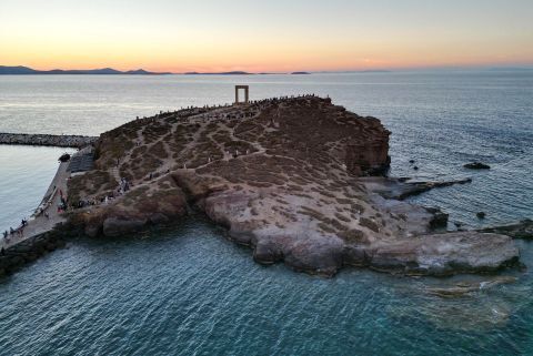 Portara (or Temple Of Apollo): The islet of Palatia