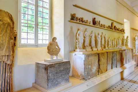 Archaeological Museum: Marble statues, exhibited in the museum