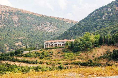 Agia Lavra Monastery: Impressive natural setting.