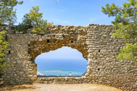 Medieval Castle: It is built on a hill, overlooking the whole town and bay of Kyparissia,