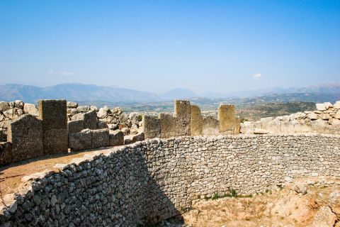 Cyclopean Walls: Archaeologists have noticed that this type of architecture can be seen in other Mycenaean towns, too, such as Tyrins or Argos.