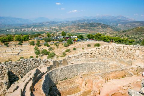 Cyclopean Walls: The spot offers magnificent view of the surrounding area.