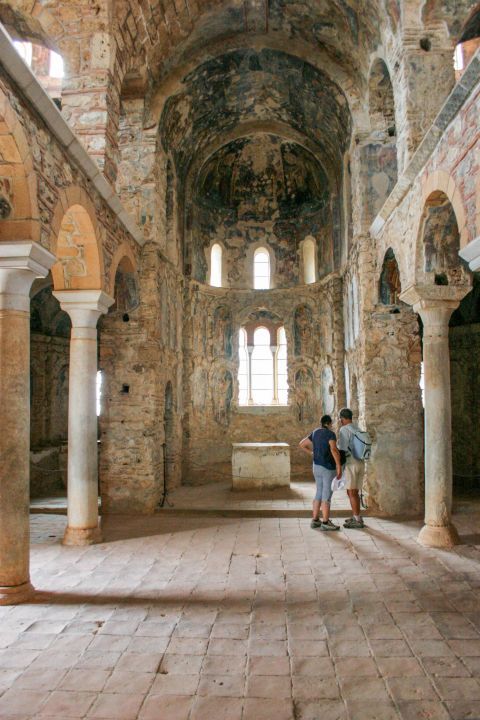 Church of Agioi Theodoroi: The Church of Agioi Theodoroi is the oldest and largest chapel in Mystras.