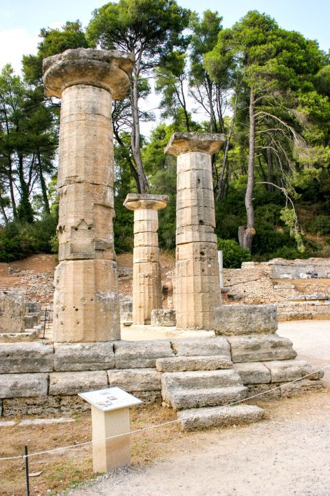 Hera Temple: In the 7th century, this temple was built of wood, but eventually, the wood was replaced by stone.