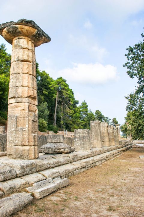 Hera Temple: The temple of Hera was constructed according to the Doric architecture and it had 16 columns.