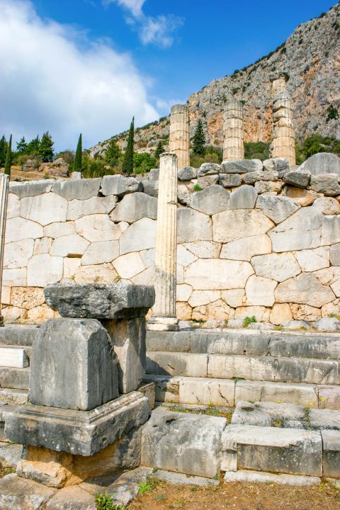 Athenians Stoa: It was built according to the Ionic style to host the trophies of the Athenians from their sea battles against the Persians.