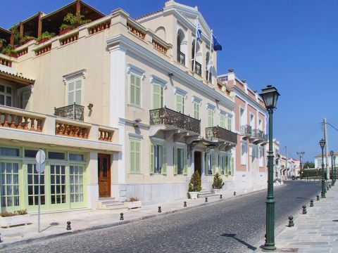 Vaporia Quarter: Beautiful mansions built in Neoclassical style