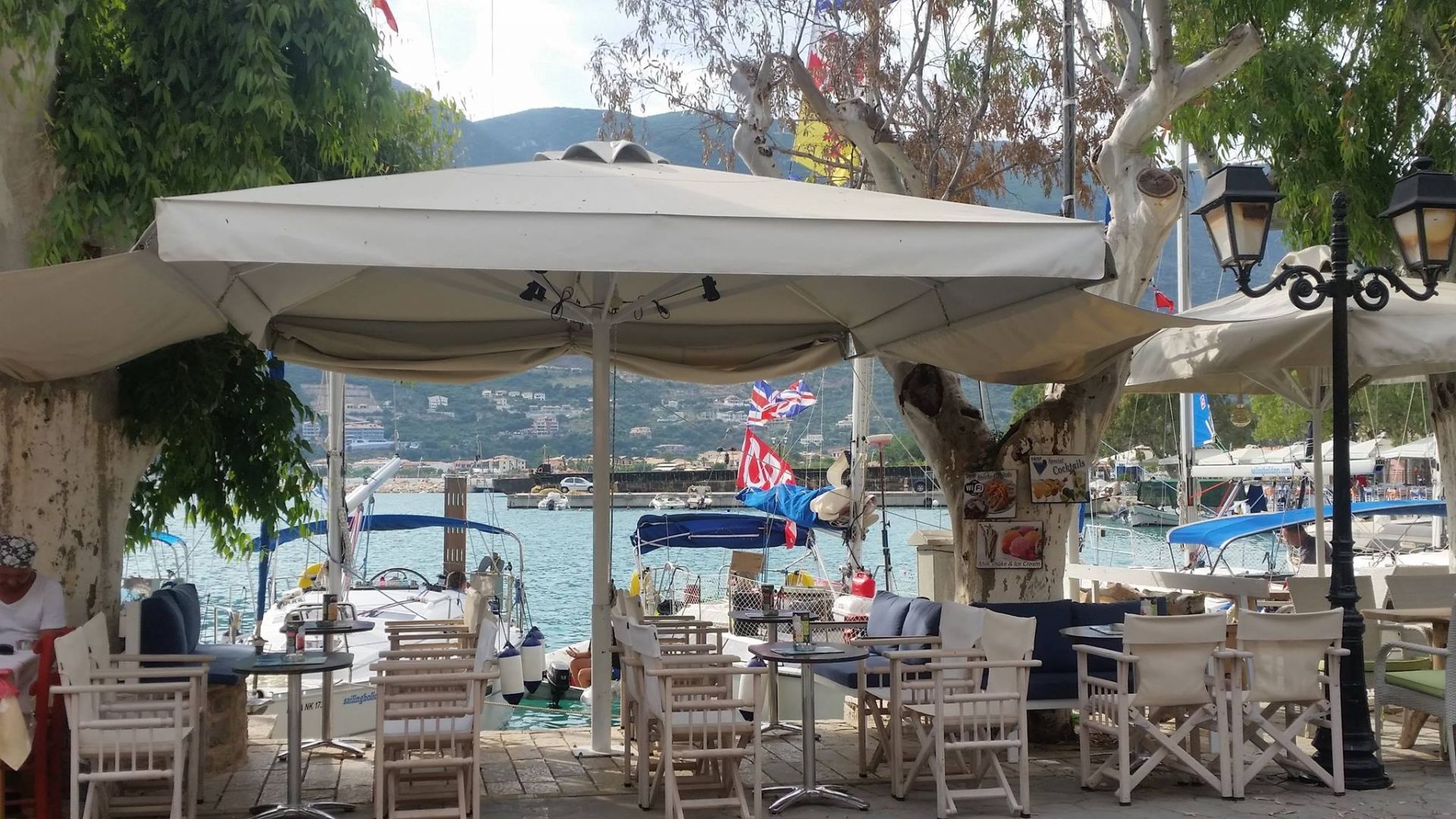 the yacht cafe