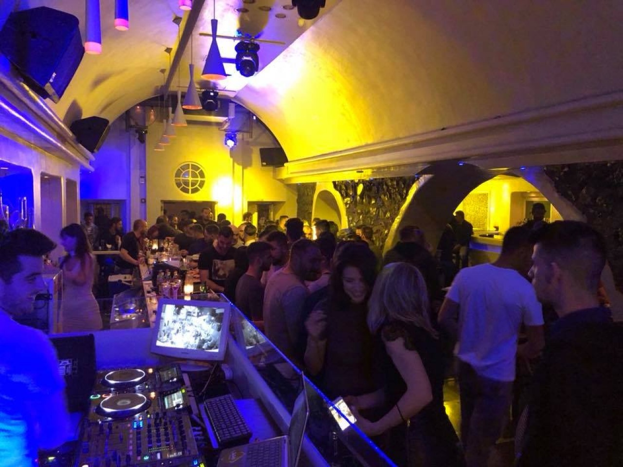 Best 3 Nightclubs in Santorini, Greece