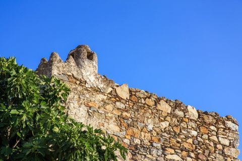 Asfendiou: Ruins in Asfendiou.