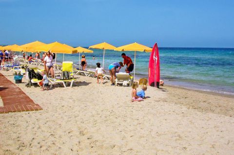 Marmari Limnaria: Family friendly beach.