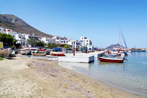 Aegiali Beach: Fishing boats and whitewashed buildings