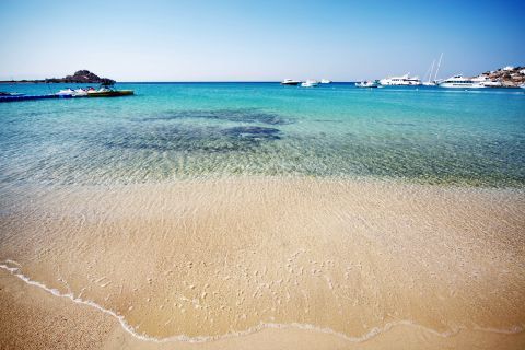 Platis Gialos: Crystal clear waters and sand