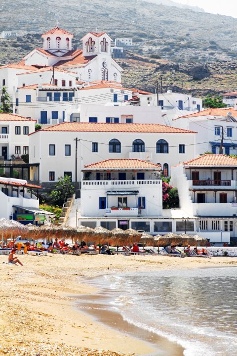 Batsi Beach: Cycladic houses, overlooking Batsi beach