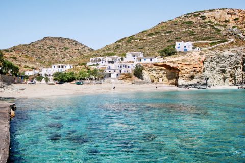 Agali: Cycladic houses, overlooking the sea