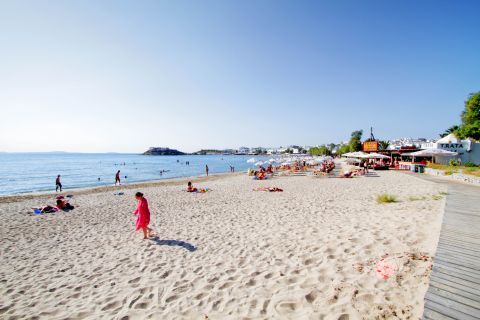 Agios Georgios: One of the most popular beaches of Naxos