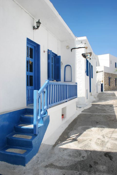 Chora: White and blue. Cycladic vibes.