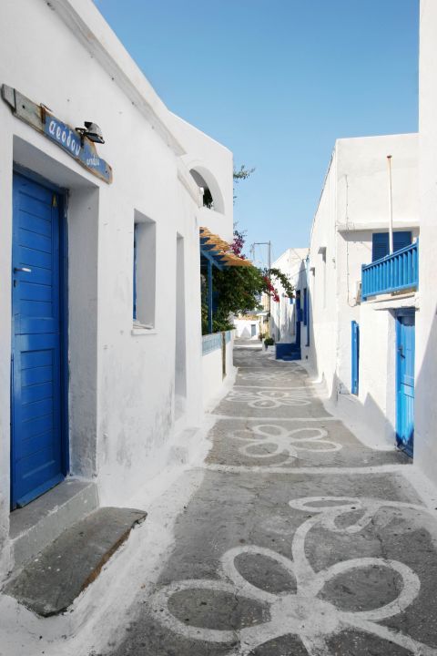 Chora: Typical, Cycladic architecture.