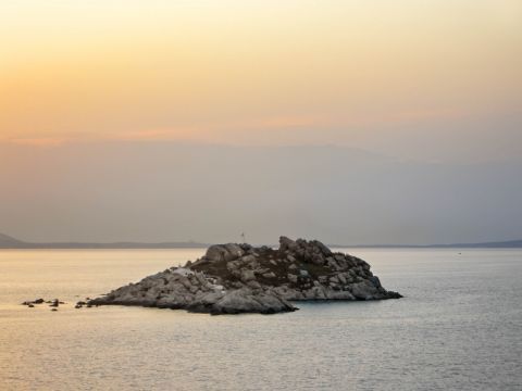 Mikri Vigla: A deserted islet