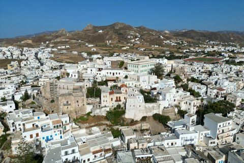 Town: Aerial view of Chora (drone)