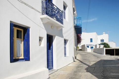 Tripiti: White and blue houses, Tripiti village, Milos.