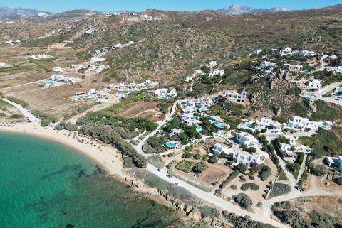 Orkos: The settlement of Orkos and the many luxury villas