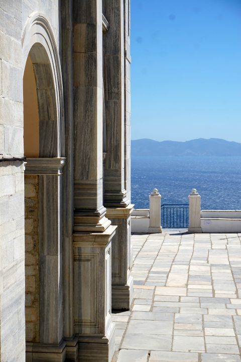 Isternia: Entrance of Agia Paraskevi church