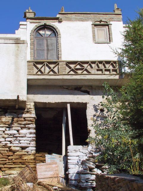 Tarabados: An old stone-built house