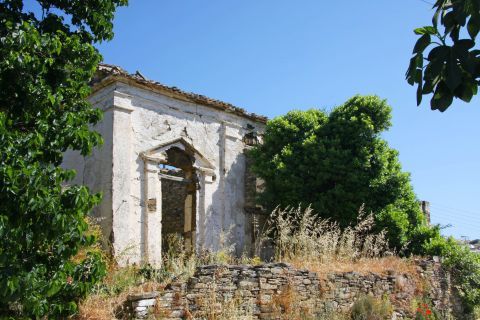 Tripotamos: Ruins of an old house