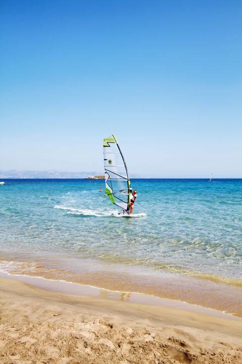 New Golden Beach: Water sport activities