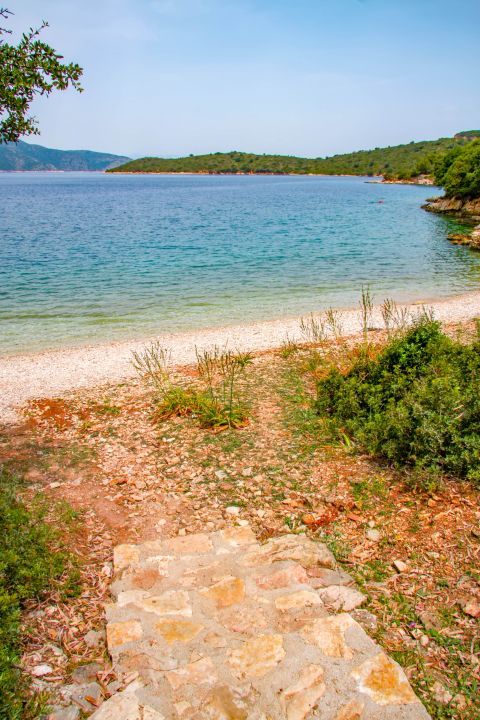 Skinos Bay: An unspoiled beach.