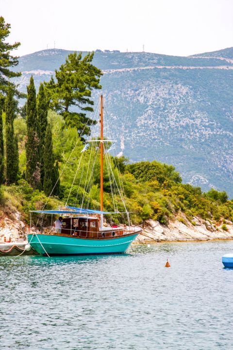 Skinos Bay: A fishing boat.