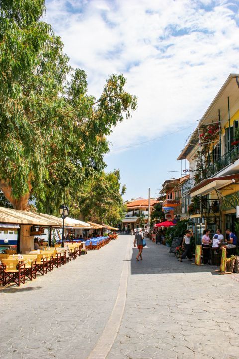 Vassiliki village: A central spot with cafes and taverns in Vassiliki.