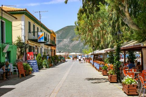 Vassiliki village: Places to eat, drink and relax.