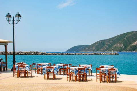 Vassiliki village: Enjoy your meal by the sea.