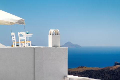 Fira: Whitewashed place with beautiful sea-view