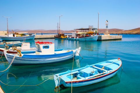 Agios Andreas: Fishing boats on the small harbor of Agios Andreas.