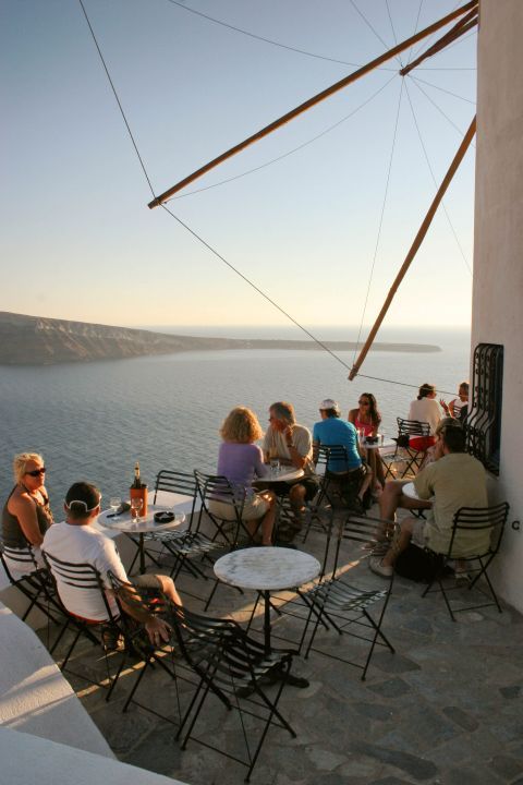 Oia: Tourists gazing at the Aegean sea