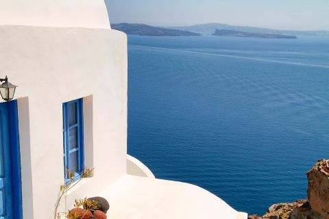 Oia: Beautiful sea-view from a Cycladic house in Oia