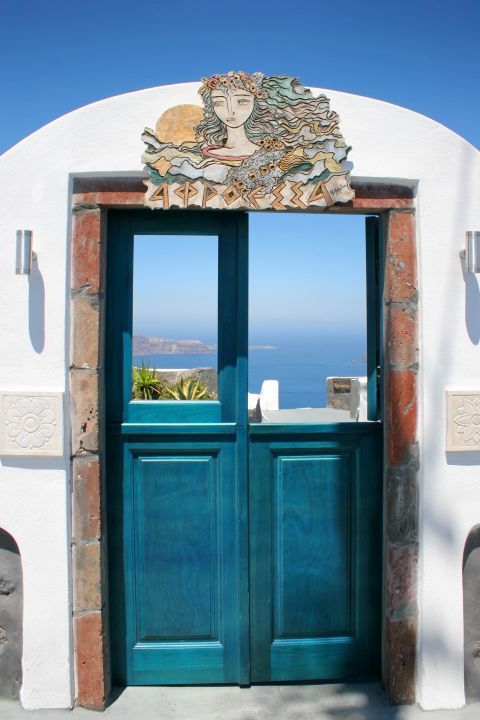 Imerovigli: Blue-colored door