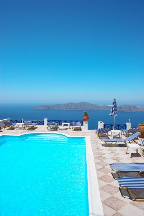 Imerovigli: Sea-view from a hotel's pool